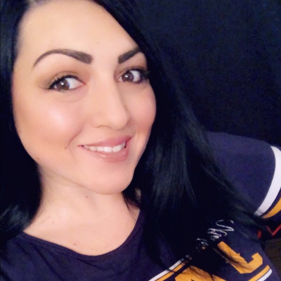 Meet your Posher, Andrea - Picture 1 of 1